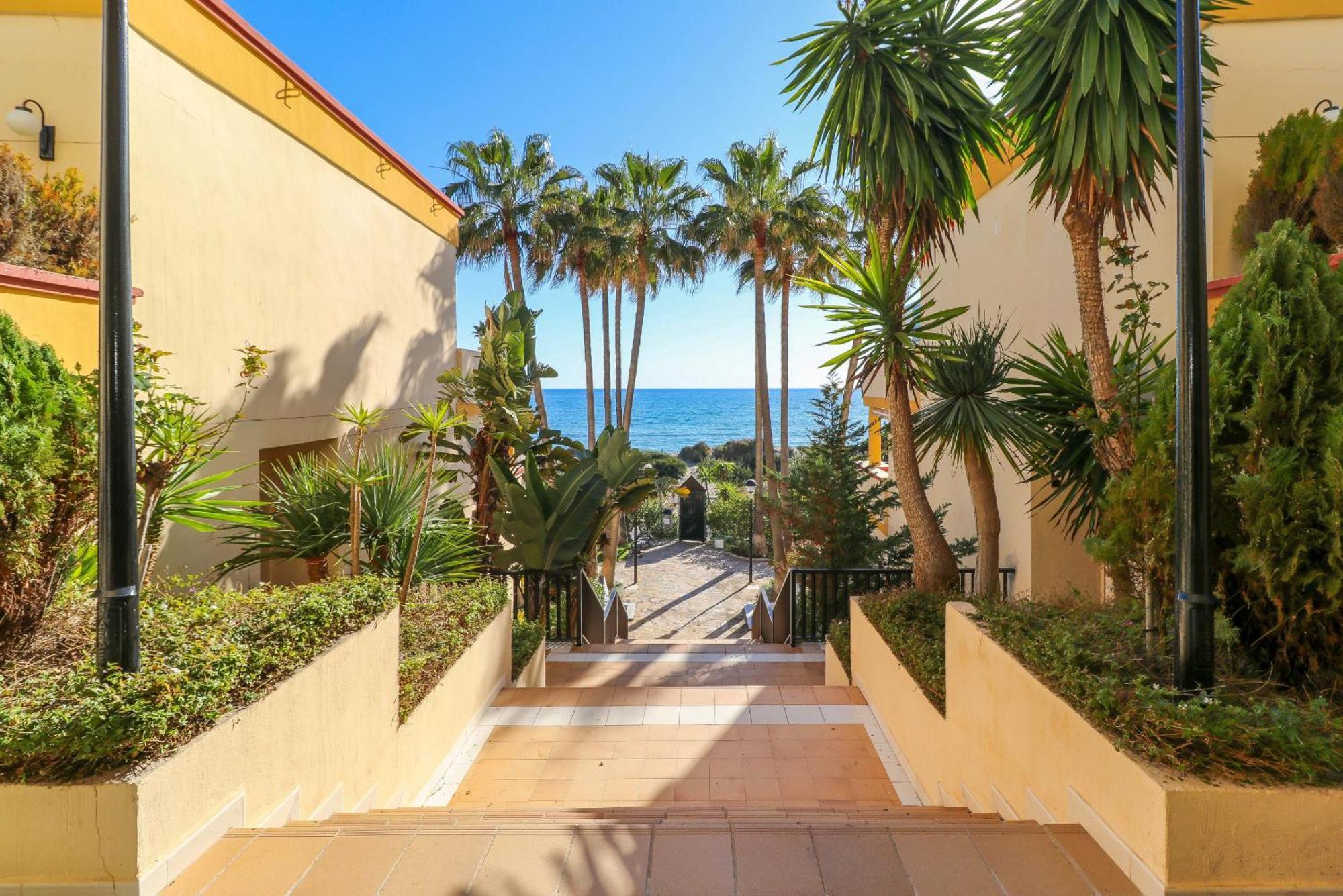 Romana Playa Apartment By The Beach Marbella Exterior foto